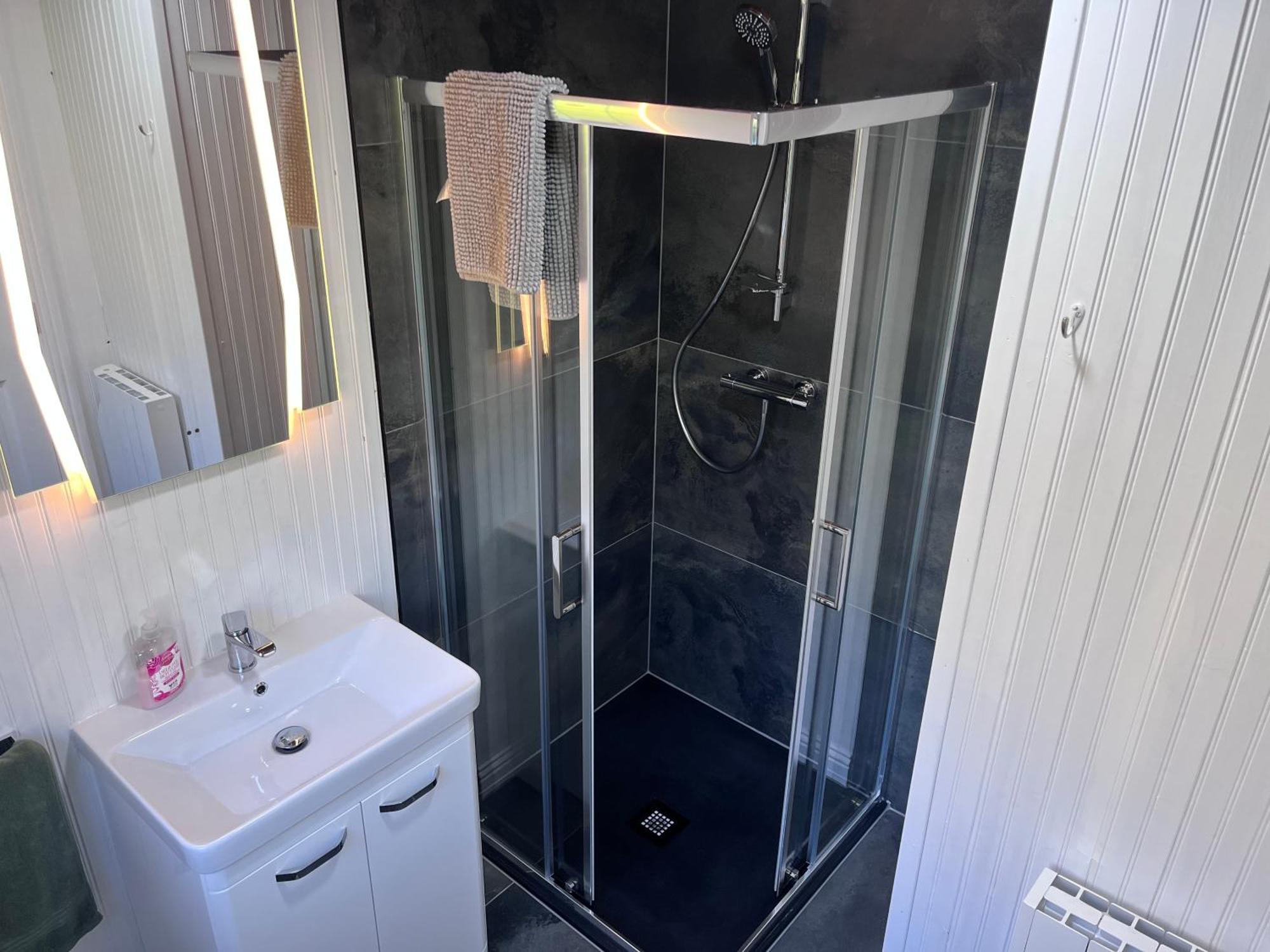 Cosy Lakeside Chalet With Option To Add Private Hot Tub Duneena Eksteriør billede